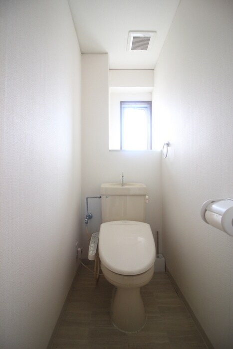 物件内観写真8　(トイレ)