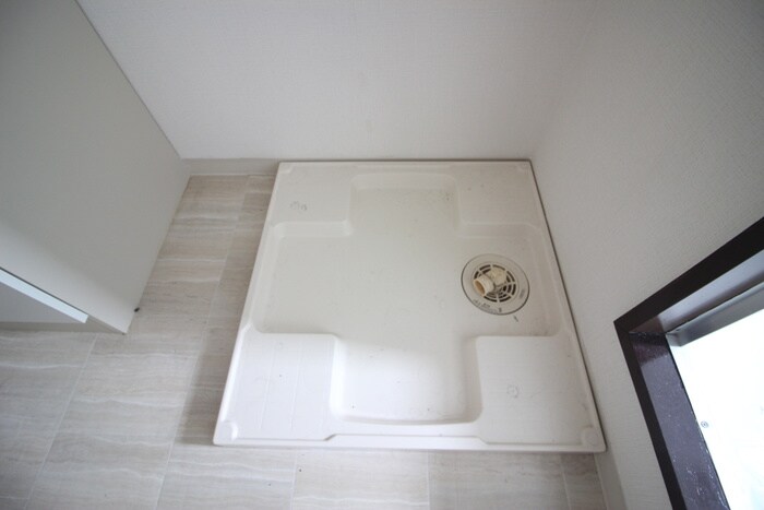 物件内観写真10　(洗濯機置場)