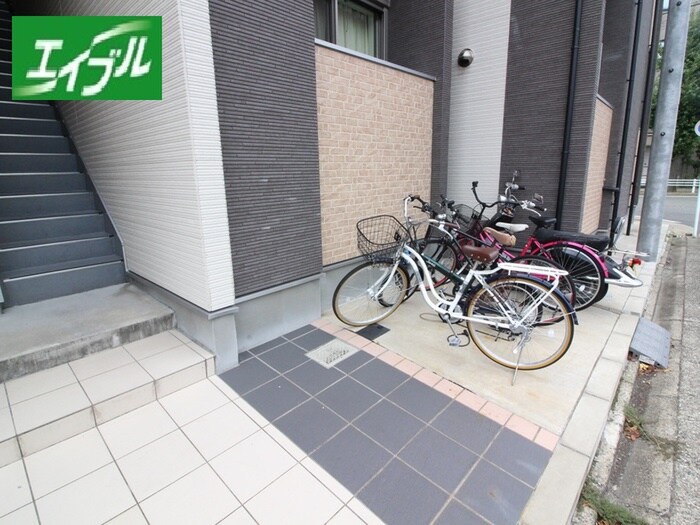 物件外観写真6　(駐輪場)