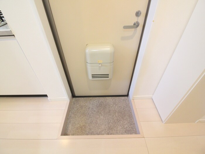 物件内観写真18　(玄関)