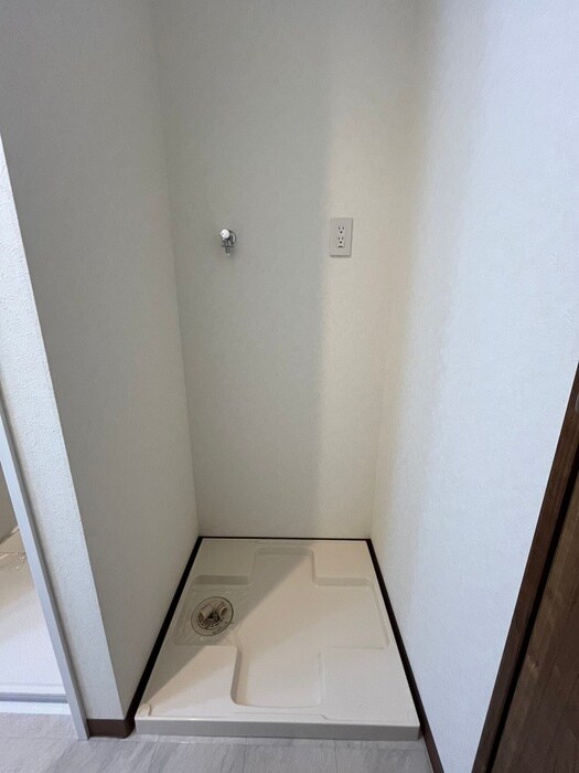 物件内観写真16　(洗濯機置場)