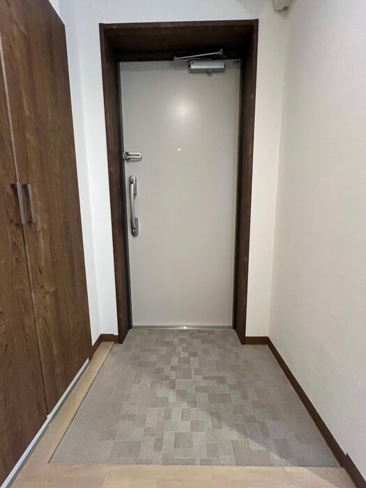物件内観写真17　(玄関)