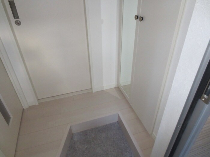 物件内観写真14　(玄関)