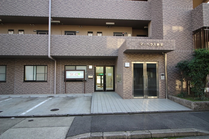 物件外観写真4　(駐車場)