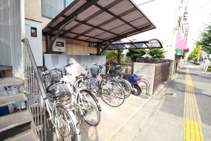 物件外観写真2　(駐輪場)