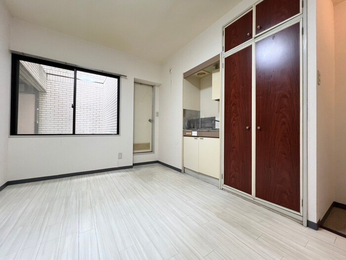 物件内観写真8　(居室)