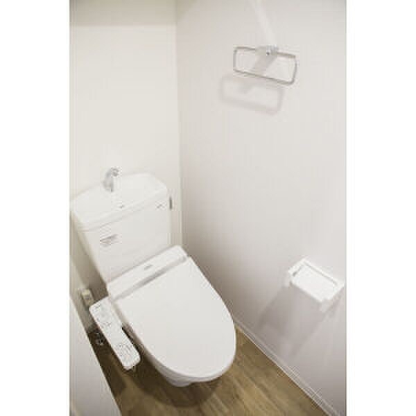 物件内観写真8　(トイレ)