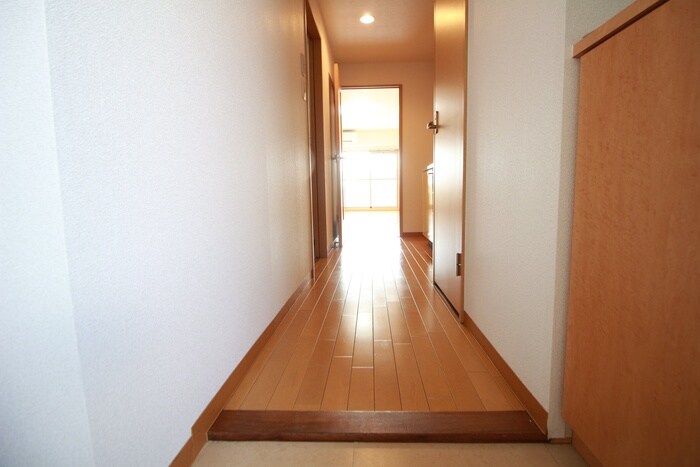 物件内観写真19　(廊下)