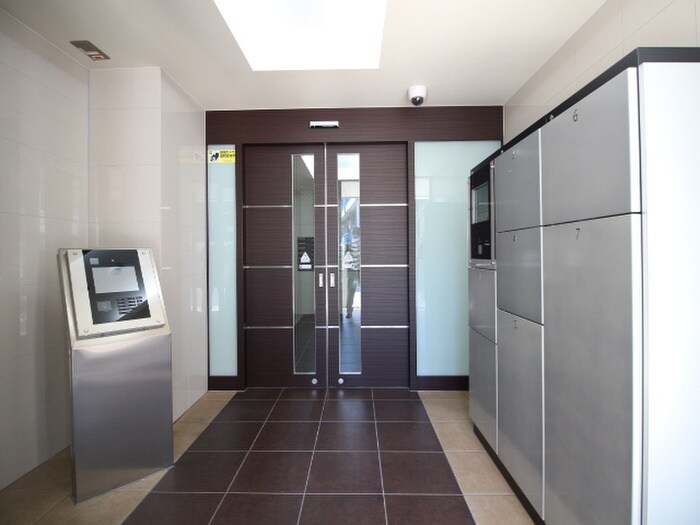 物件外観写真5　(エントランス部分)