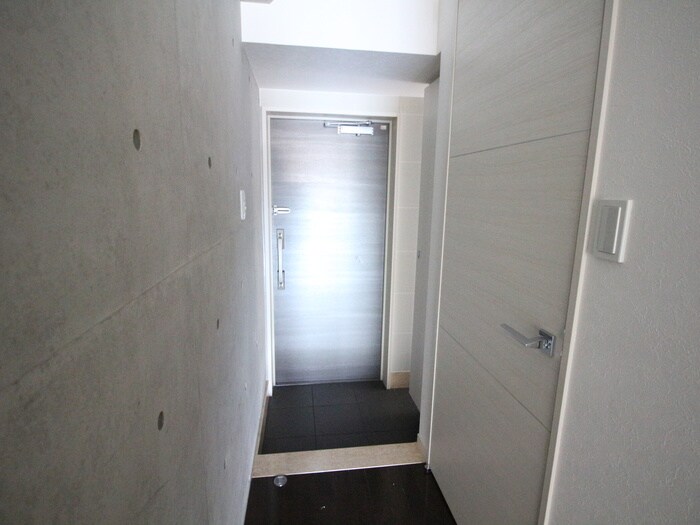 物件内観写真14　(玄関)