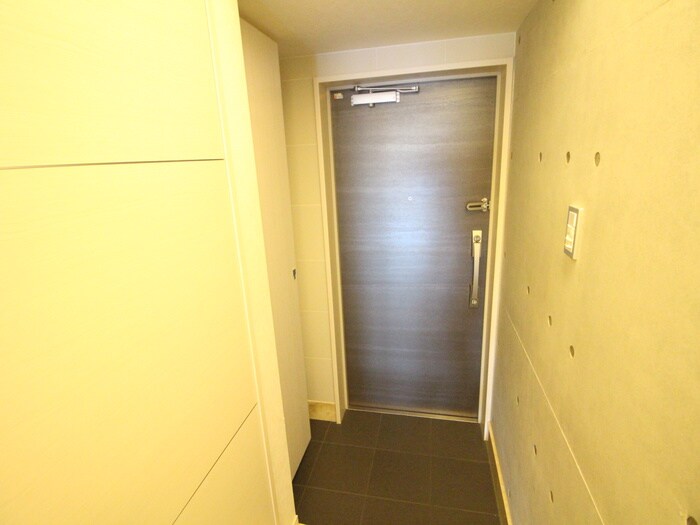 物件内観写真15　(玄関)