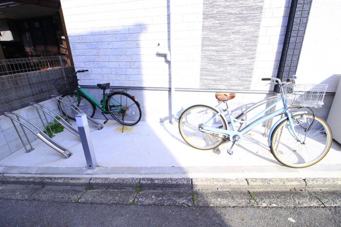 物件外観写真3　(駐輪場)