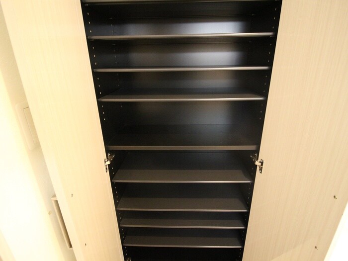 物件内観写真8　(靴箱)