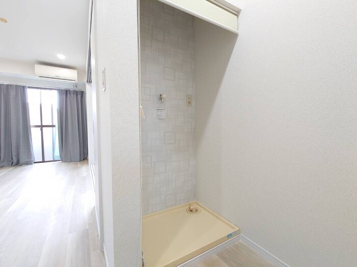 物件内観写真11　(洗濯機置場)