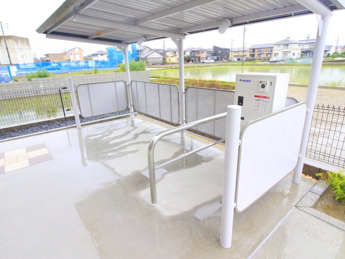 物件外観写真5　(駐輪場)