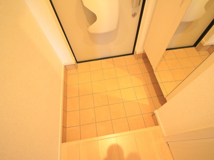 物件内観写真17　(玄関)