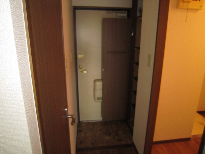 物件内観写真7　(玄関)