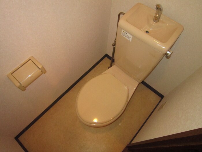 物件内観写真8　(トイレ)