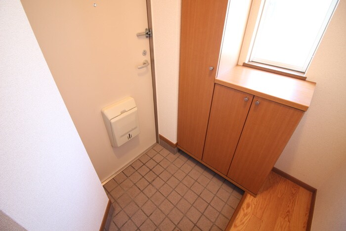 物件内観写真7　(玄関)