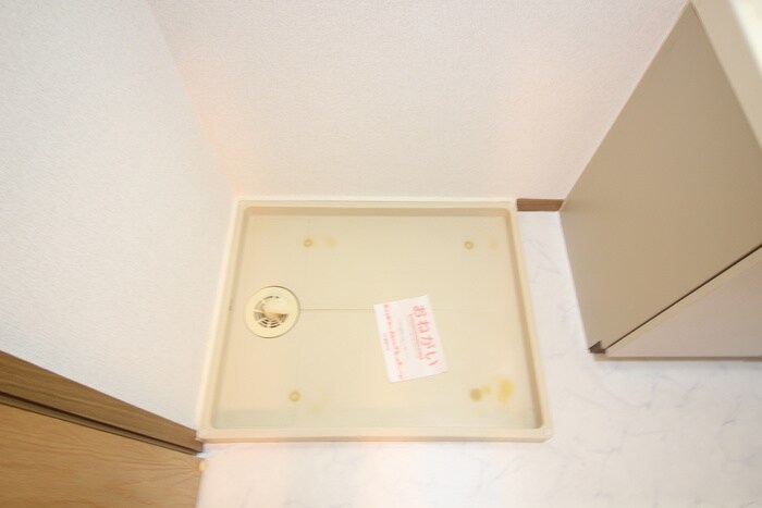 物件内観写真18　(洗濯機置場)