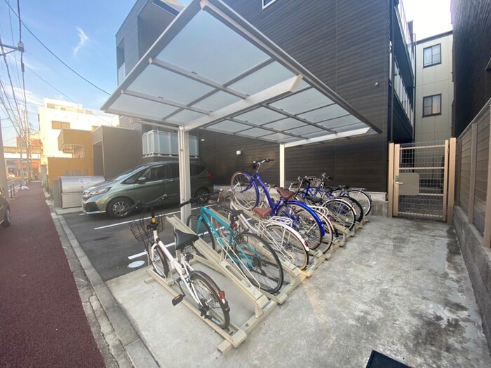 物件外観写真3　(駐輪場)