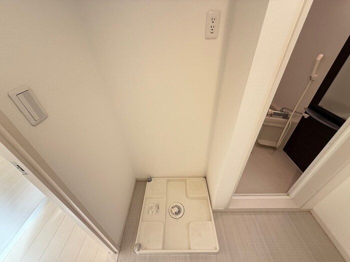 物件内観写真14　(洗濯機置場)