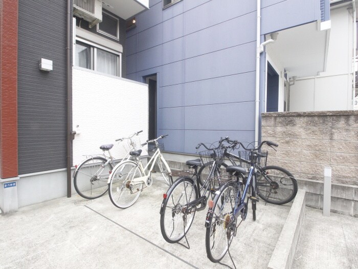 物件外観写真5　(駐輪場)