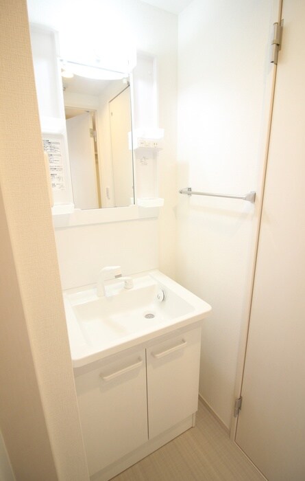 物件内観写真8　(洗面)