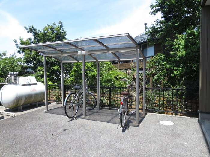 物件外観写真6　(駐輪場)