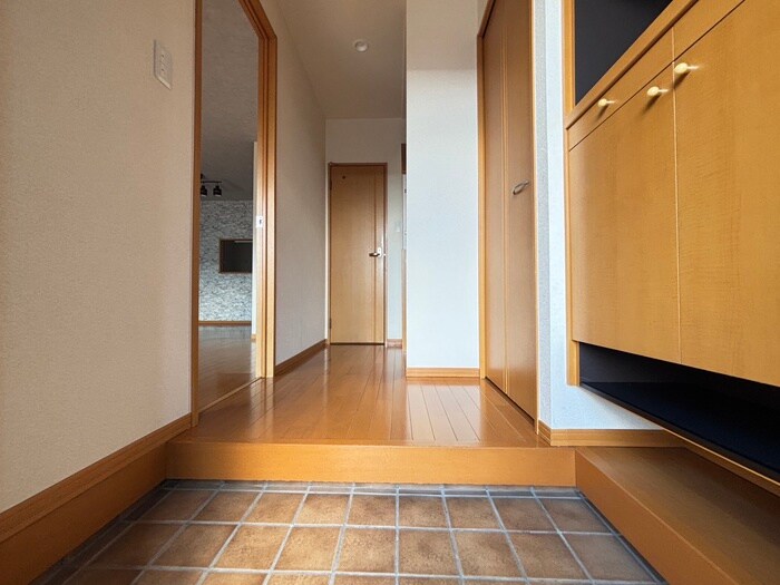 物件内観写真18　(玄関)