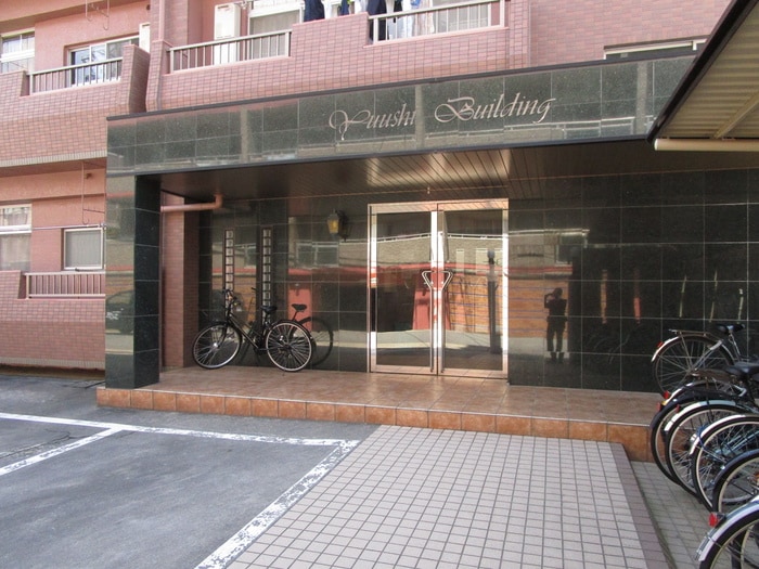 物件外観写真4　(エントランス部分)