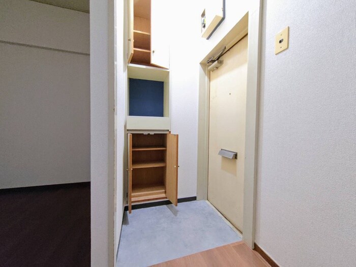 物件内観写真18　(玄関)