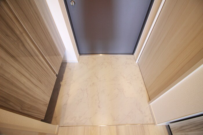 物件内観写真14　(玄関)