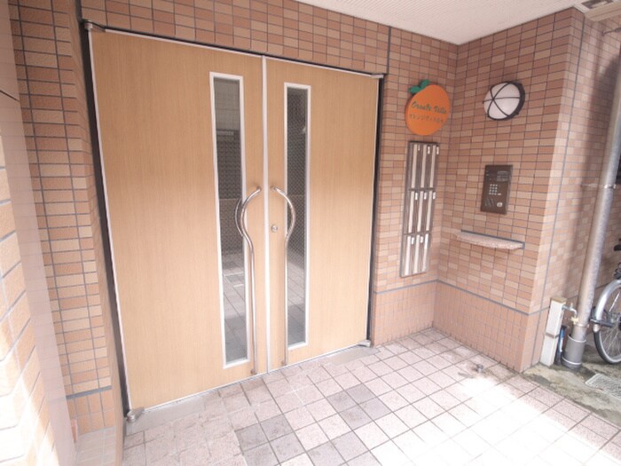 物件外観写真4　(エントランス部分)