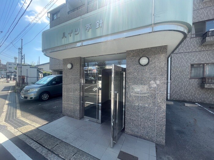 物件外観写真2　(エントランス部分)