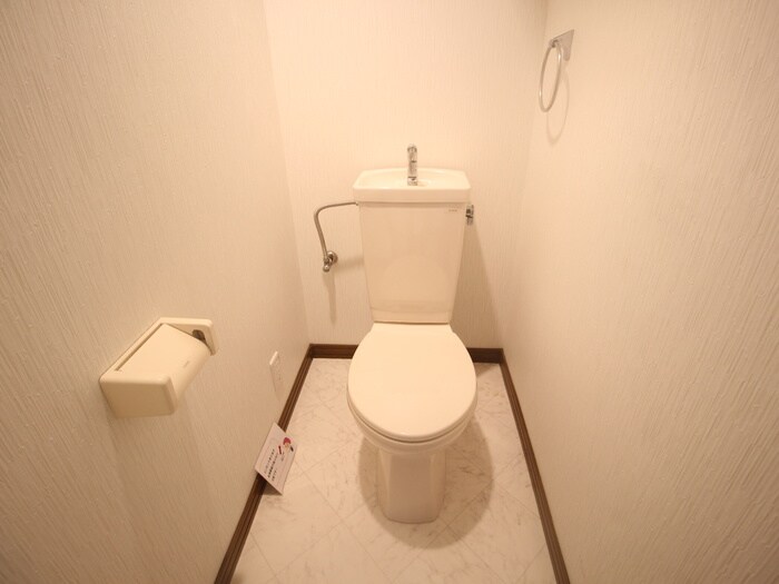 物件内観写真14　(トイレ)