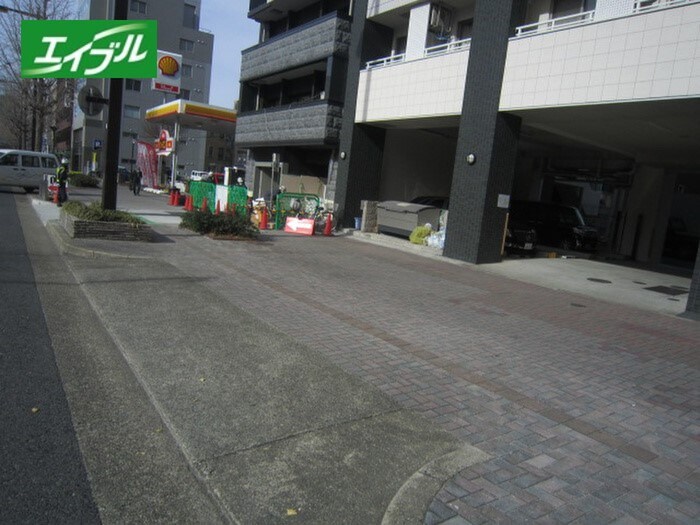 物件外観写真2　(駐車場)