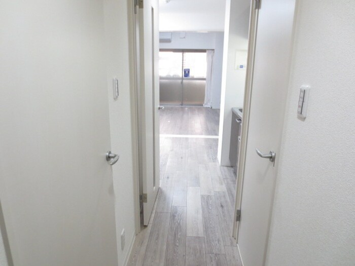 物件内観写真7　(玄関)