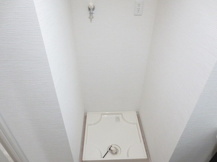 物件内観写真9　(洗濯機置場)