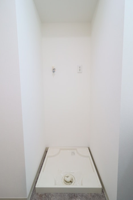 物件内観写真14　(洗濯機置場)