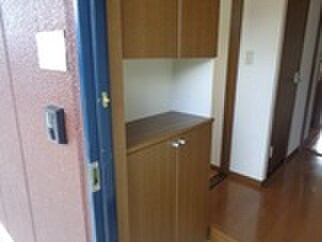 物件内観写真4　(靴箱)