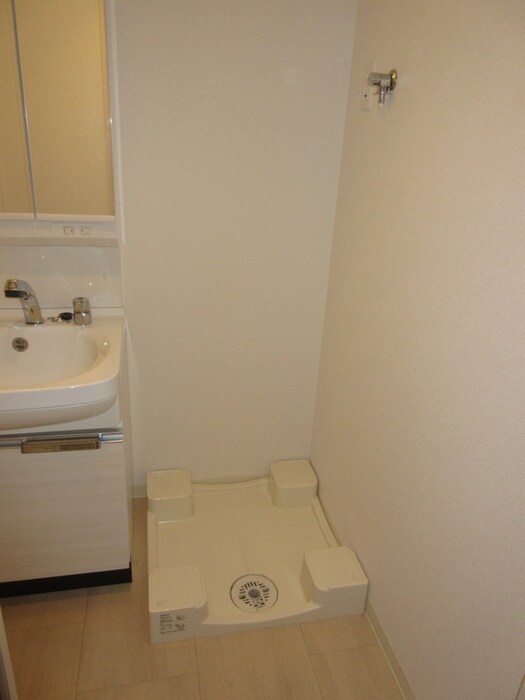 物件内観写真13　(洗濯機置場)