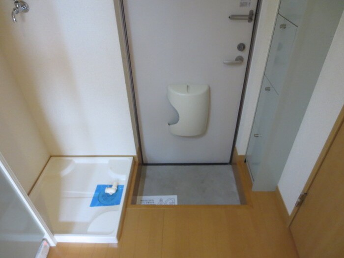 物件内観写真13　(洗濯機置場)