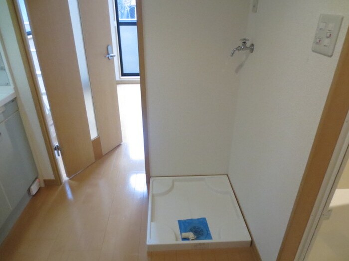 物件内観写真14　(洗濯機置場)