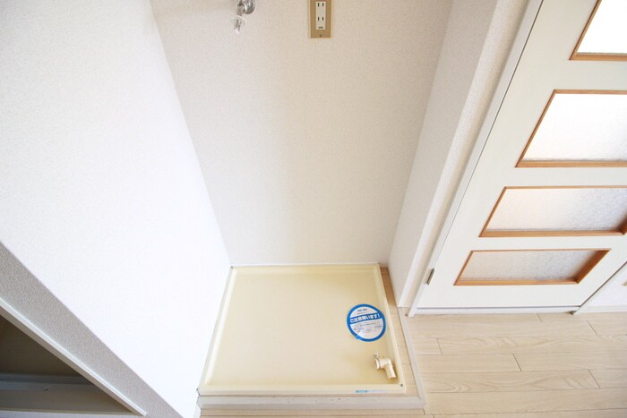 物件内観写真11　(洗濯機置場)