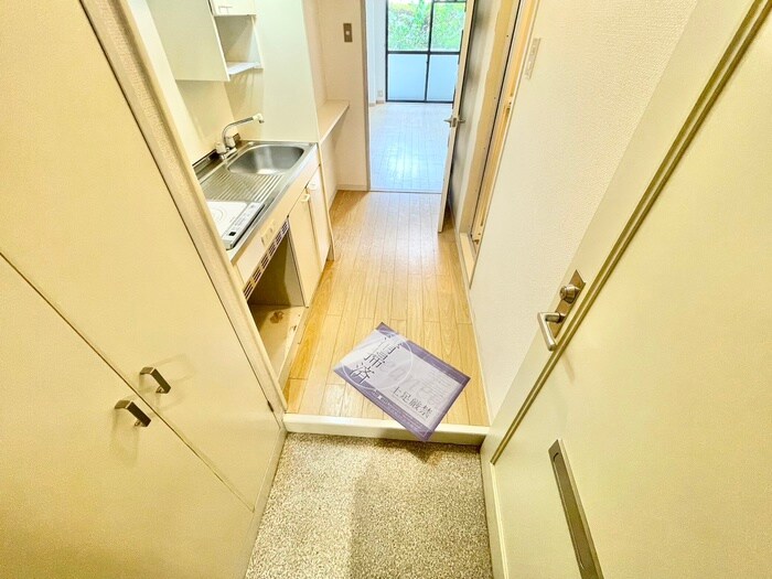 物件内観写真13　(玄関)