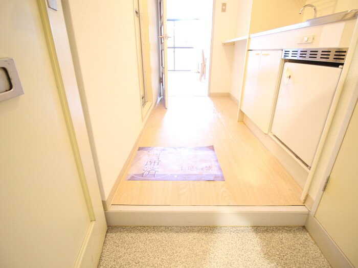 物件内観写真14　(玄関)