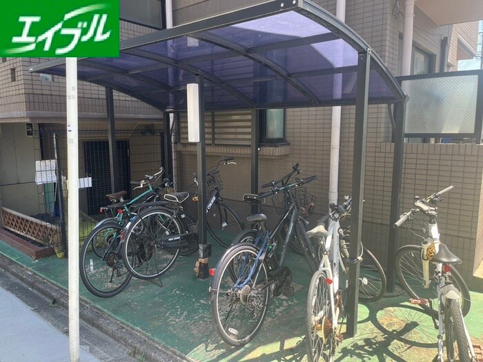 物件外観写真5　(駐輪場)