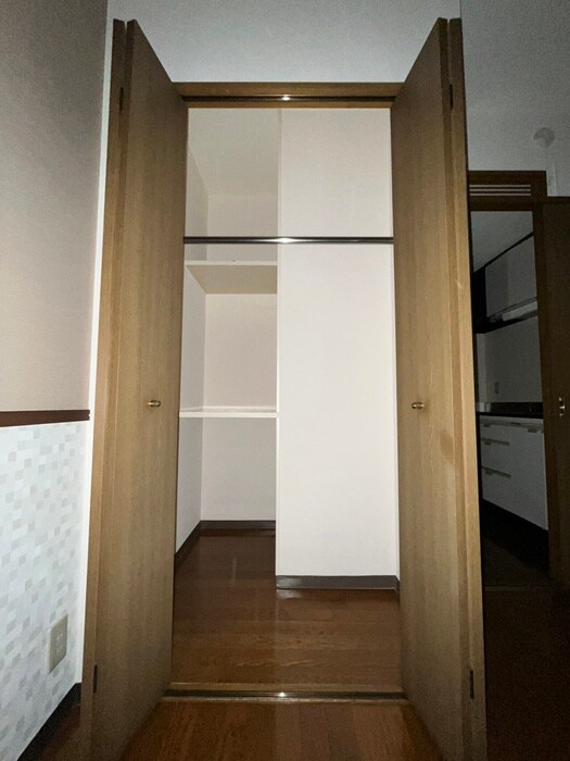 物件内観写真13　(収納)