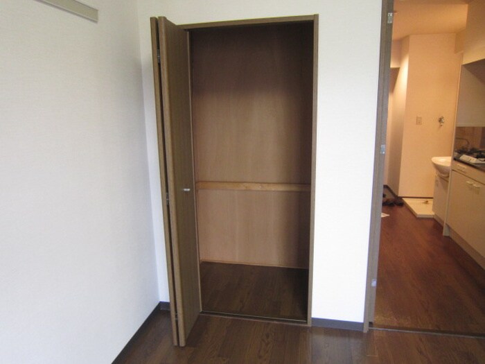 物件内観写真8　(収納)
